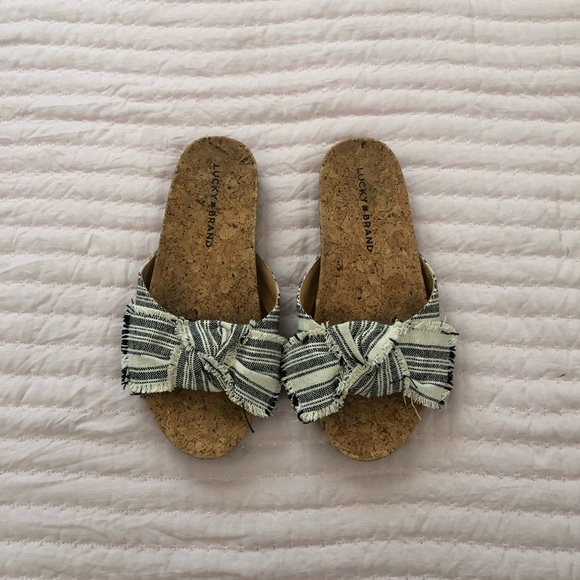 Lucky Brand Slip on Sandals - Picture 4 of 5